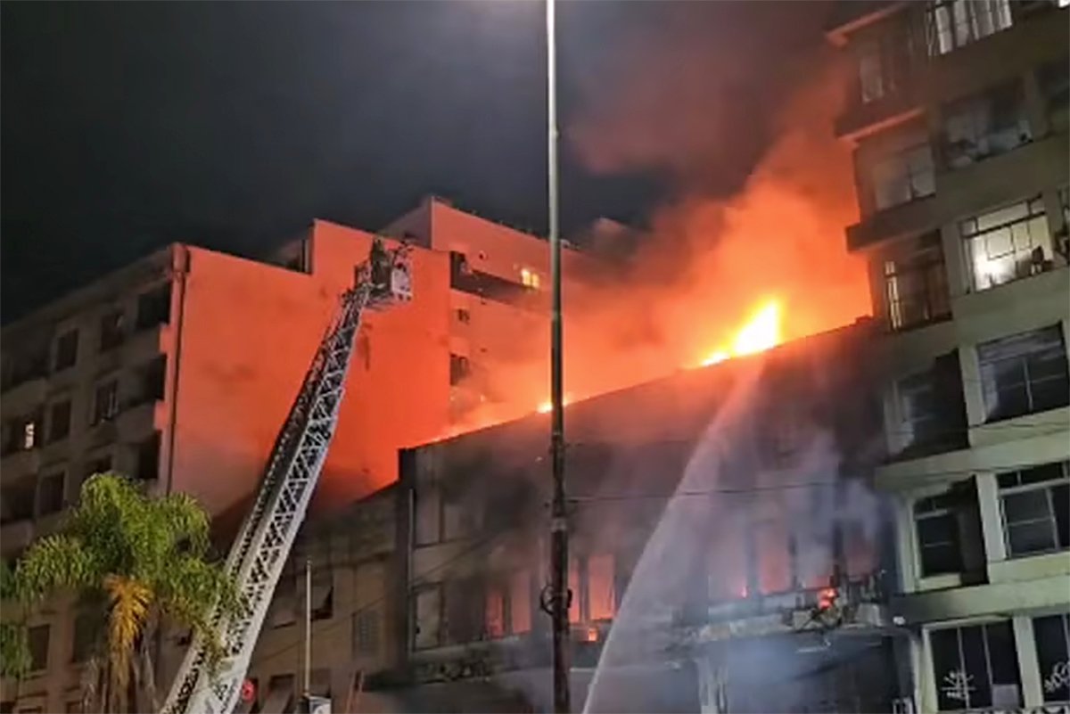 Incêndio em pousada mata 10 pessoas em Porto Alegre