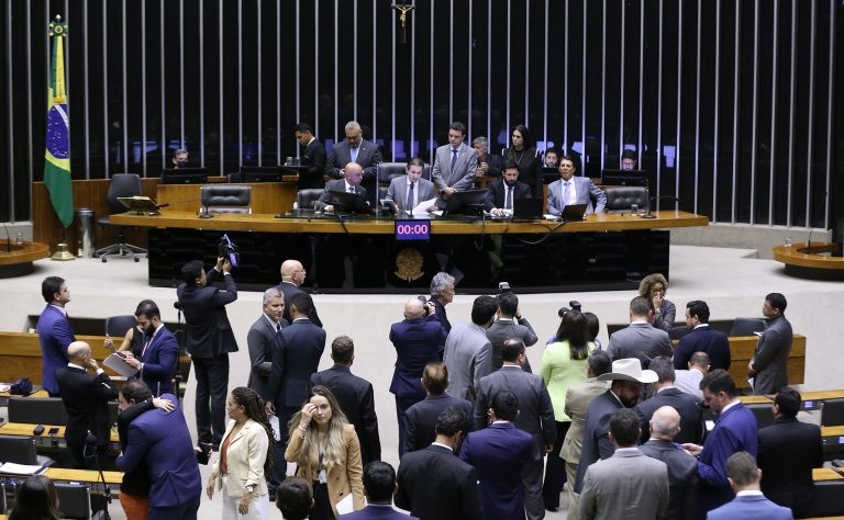 Oposição mantém obstrução de pauta por apoio ao PL da anistia