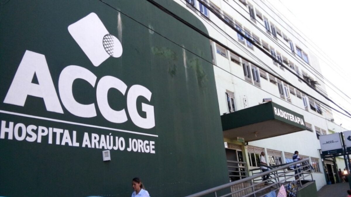 Funcionários ficam intoxicados após acidente durante manutenção em máquina de hemodiálise no Araújo Jorge