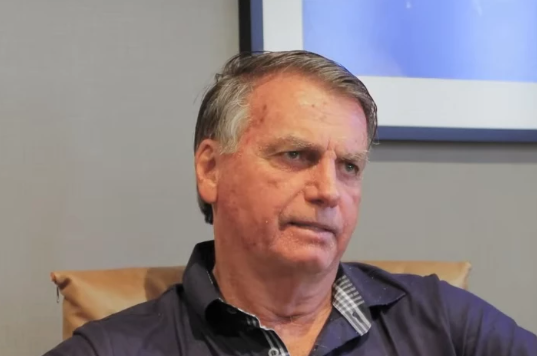 Advogado de Bolsonaro diz que ele teria sido traído por militares