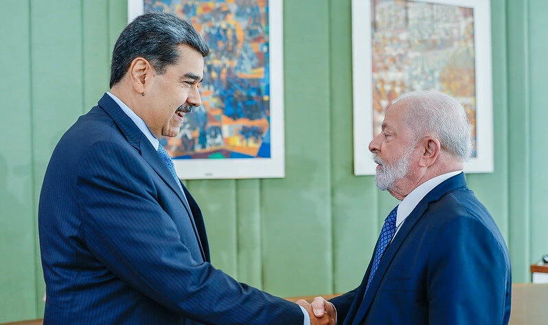 Brasil vai na contramão de países vizinhos e se cala sobre Venezuela