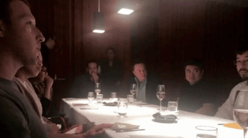 Foto mostra Zuckerberg e Musk em jantar com Epstein