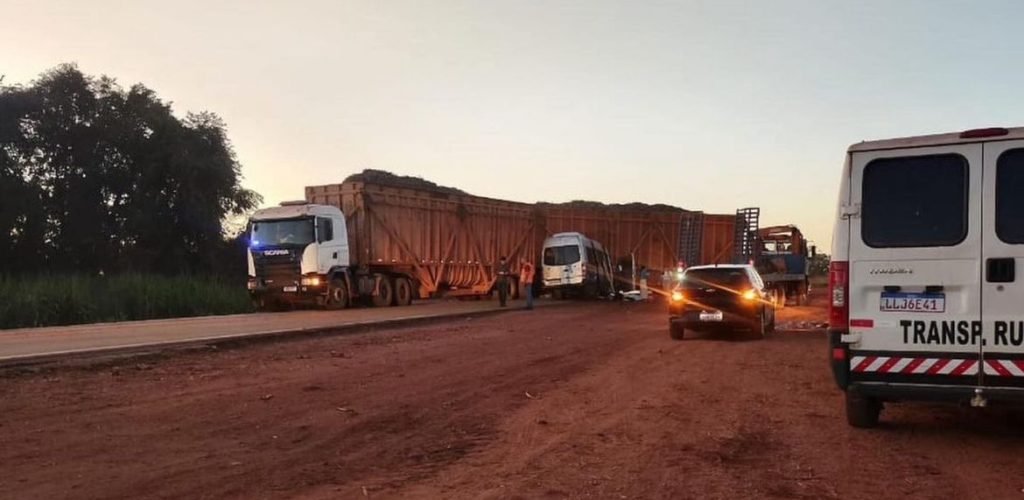 Tragédia na GO-336: Acidente Fatal Entre Van da Saúde e Caminhão de Cana-de-Açúcar