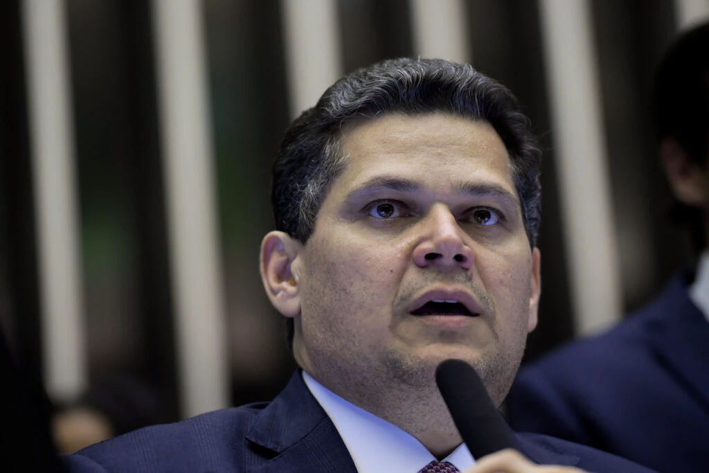 Alcolumbre barra impeachment: “Nem com 81 assinaturas”