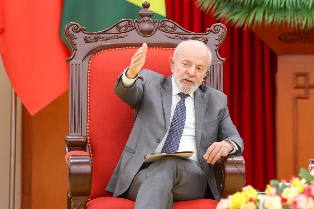 Quaest: Desaprovação de Lula dispara a 56% e tem novo recorde