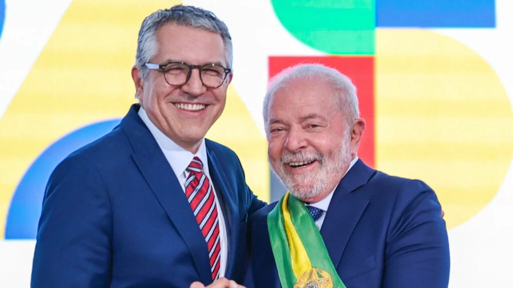 Após atentado nos EUA, governo Lula quer imposto para armas