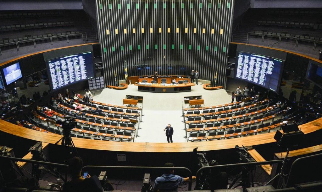 Câmara aprova fim da “saidinha” em datas comemorativas