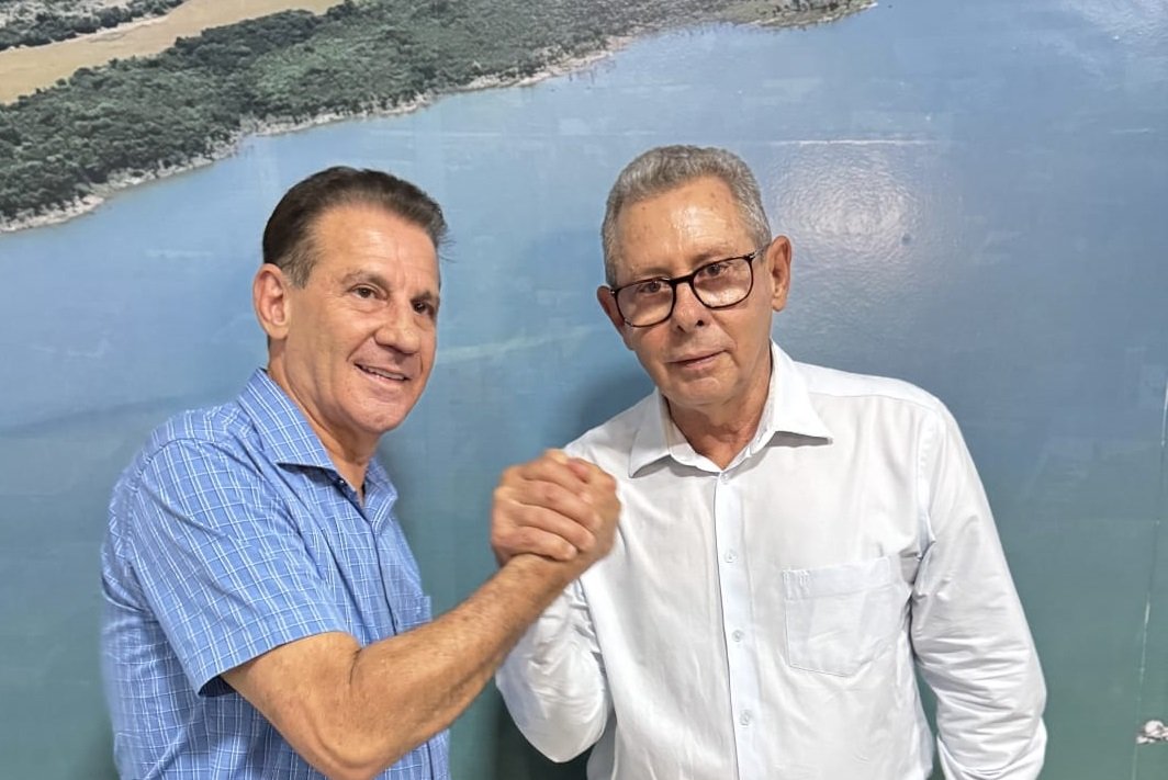Senador Vanderlan Cardoso anuncia novos investimentos para Uruaçu em visita ao gabinete do prefeito