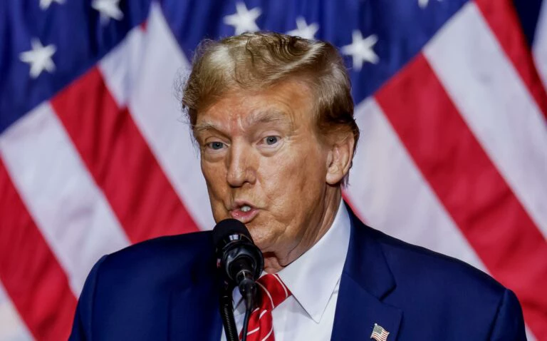 Trump promete tarifa de 100% se Brics criar moeda própria