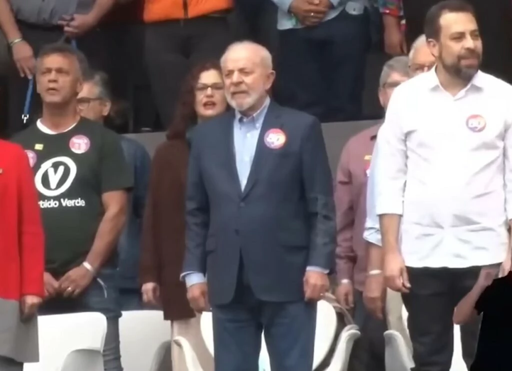 Multa por alterar o Hino Nacional pode chegar a R$ 36,3 mil
