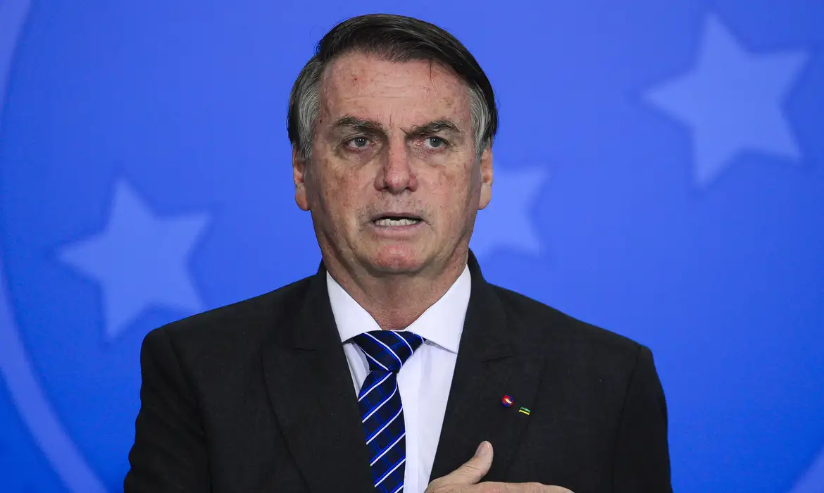 Silêncio dos artistas sobre queimadas é por causa do recorde de repasses da Rouanet, diz Bolsonaro