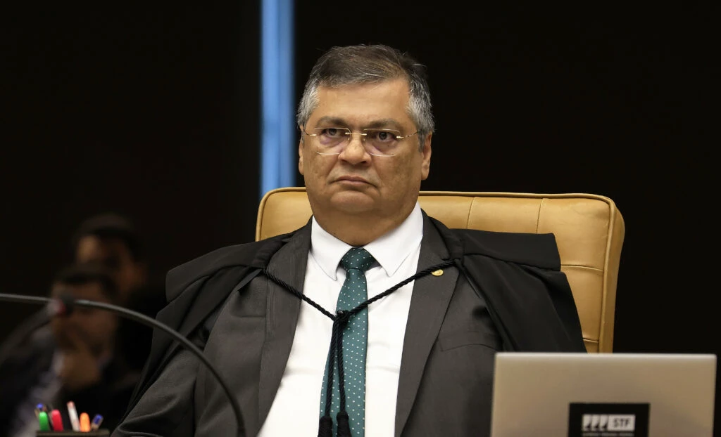 Dino suspende julgamento de ação sobre bloqueio do WhatsApp