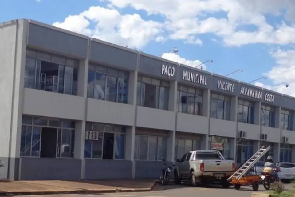 Petrolina de Goiás abre concurso público com 405 vagas e remuneração de até R$ 17 mil