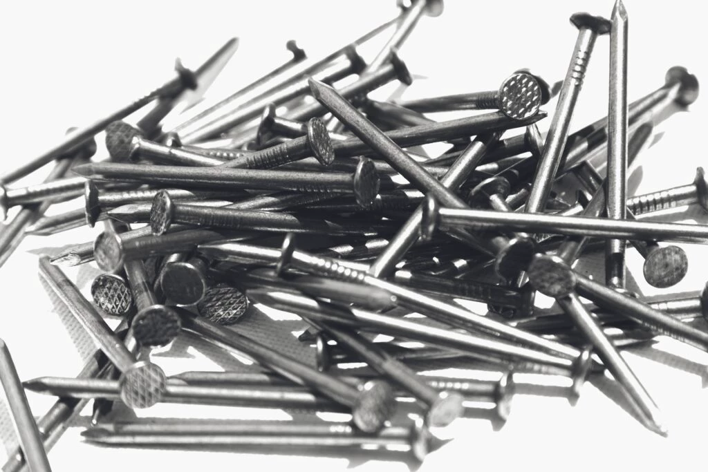 Médicos removem 452 objetos de metal do estômago de homem