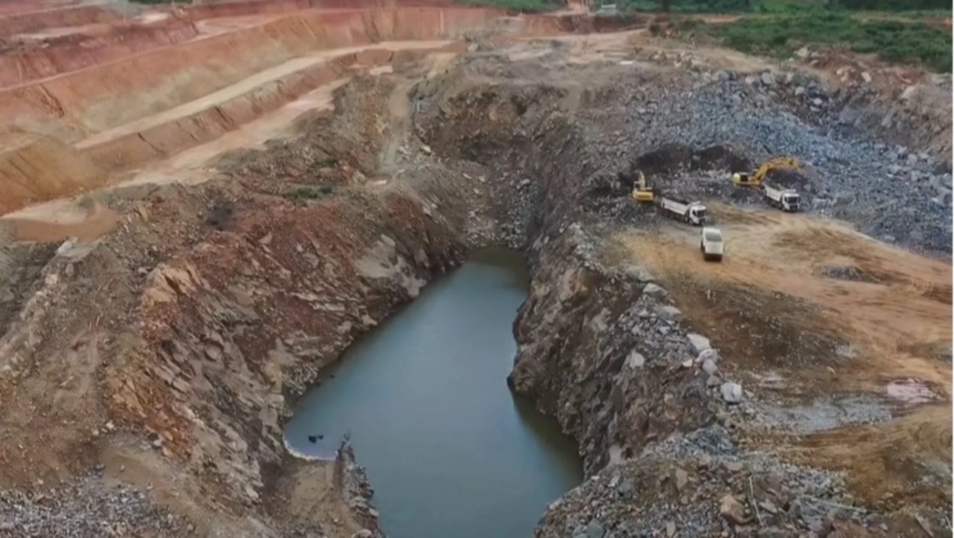 Mineradora investe R$ 1 bilhão e vai extrair 80 onças de ouro em Goiás