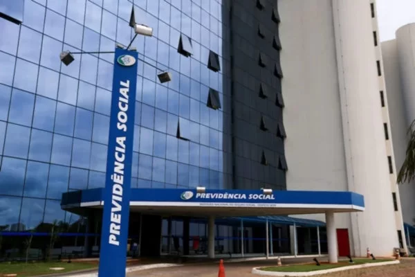Golpe em aposentado: associação é acusada de comprar dados do INSS