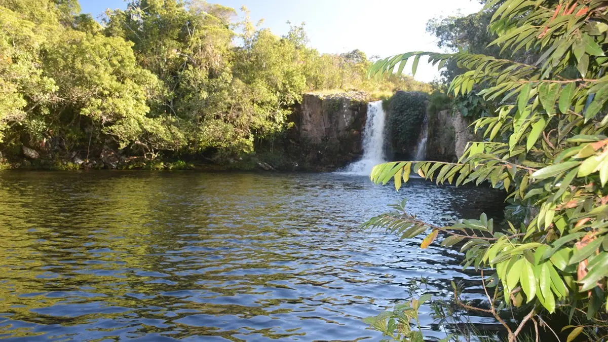 Jovem de 22 anos morre afogado em cachoeira na Chapada dos Veadeiros