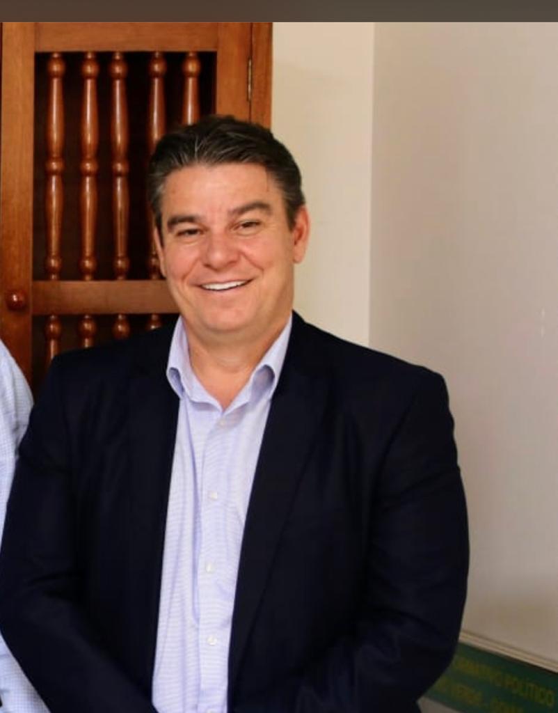 Prefeito Valmir Pedro chega ao final do mandato com 74.90% de aprovação.