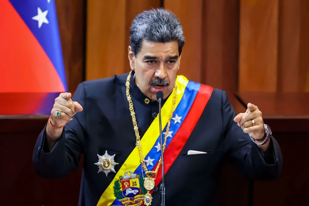 Maduro pede que Forças Armadas estejam prontas “para o que vier”