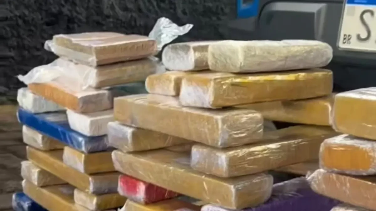Homem é preso suspeito de esconder 100 kg de drogas na casa da mãe, em Goiânia
