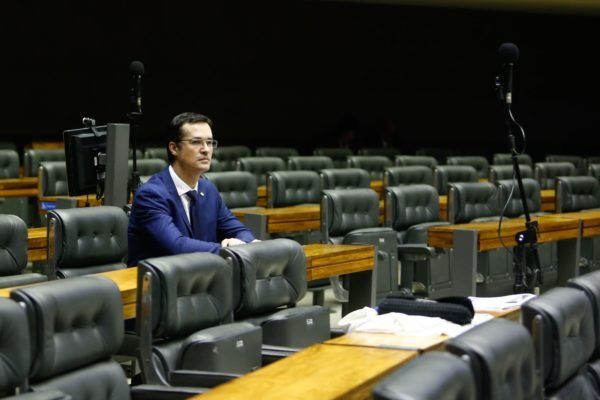 A imprensa chora a destruição da Lava Jato, mas lavou produto de roubo