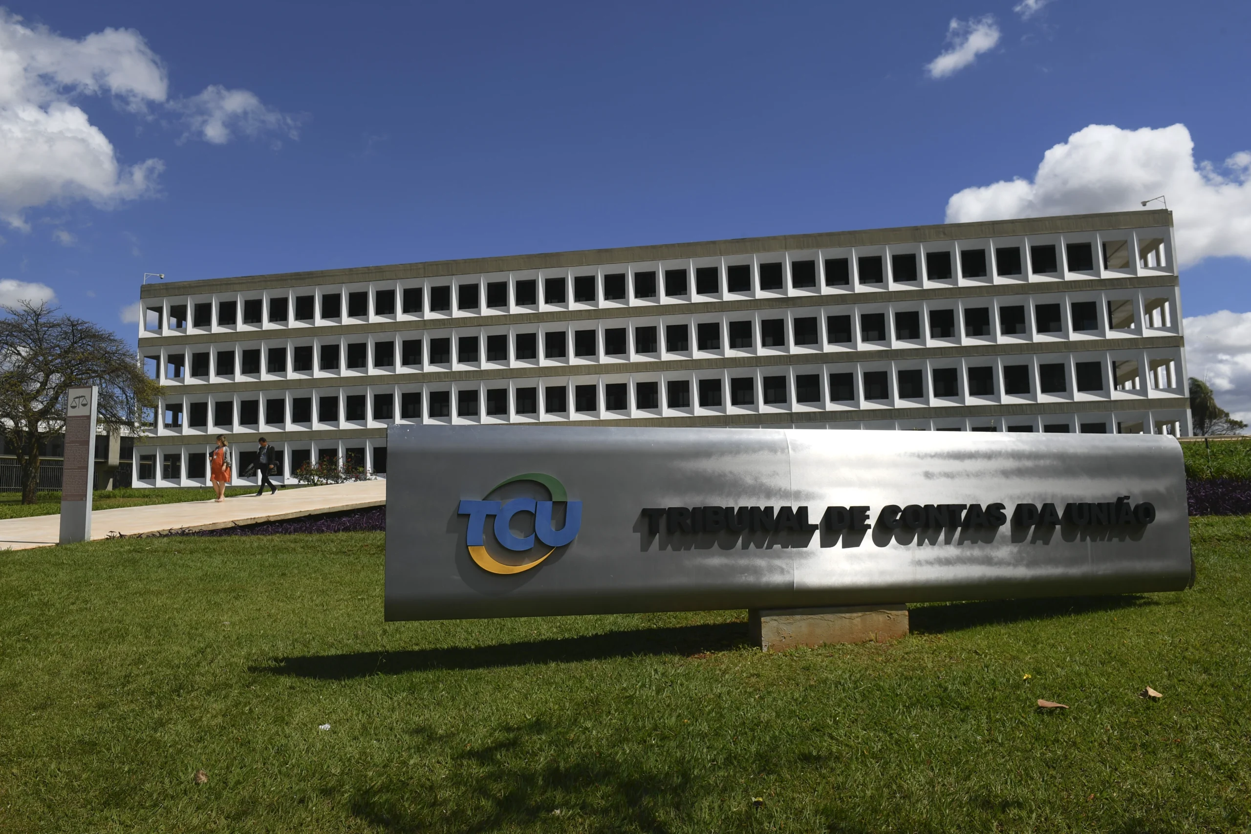Novo cargo: Filho de ministro do TCU ganhará R$ 1 milhão por ano