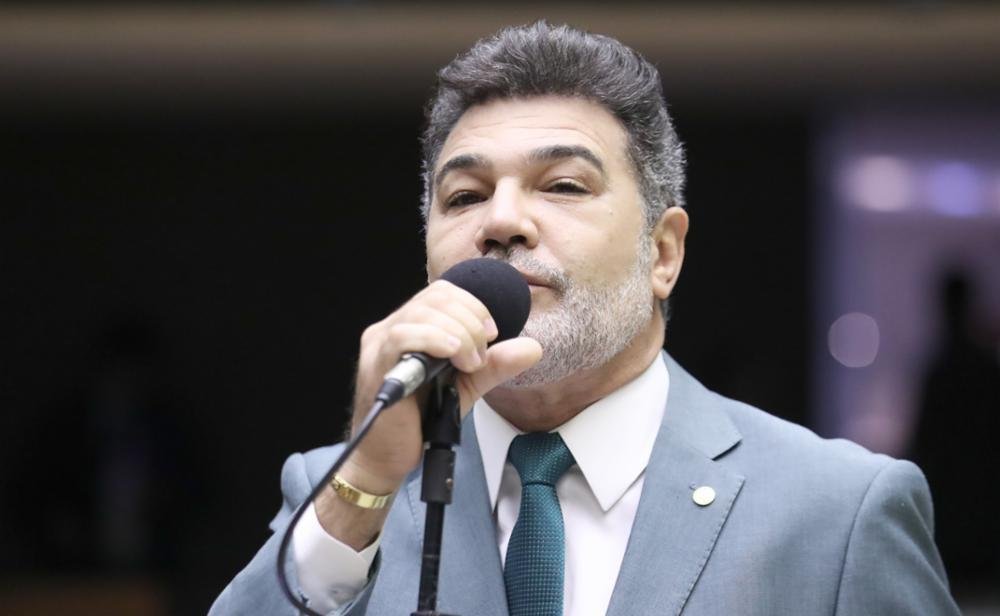 É preciso questionar o governo e suas ações na segurança pública