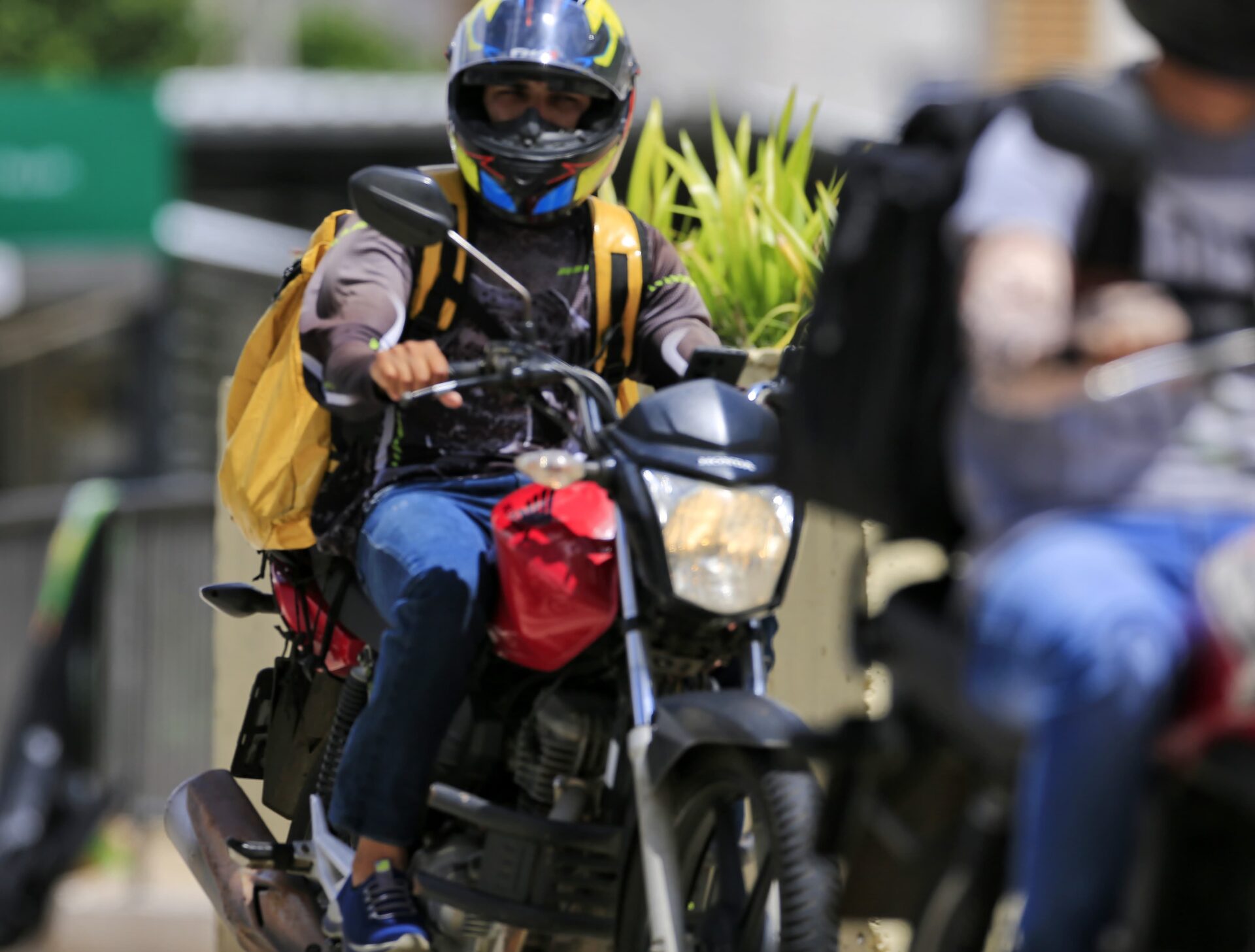 Caiado sanciona Lei que garante isenção de IPVA para mais de 370 mil motos em Goiás