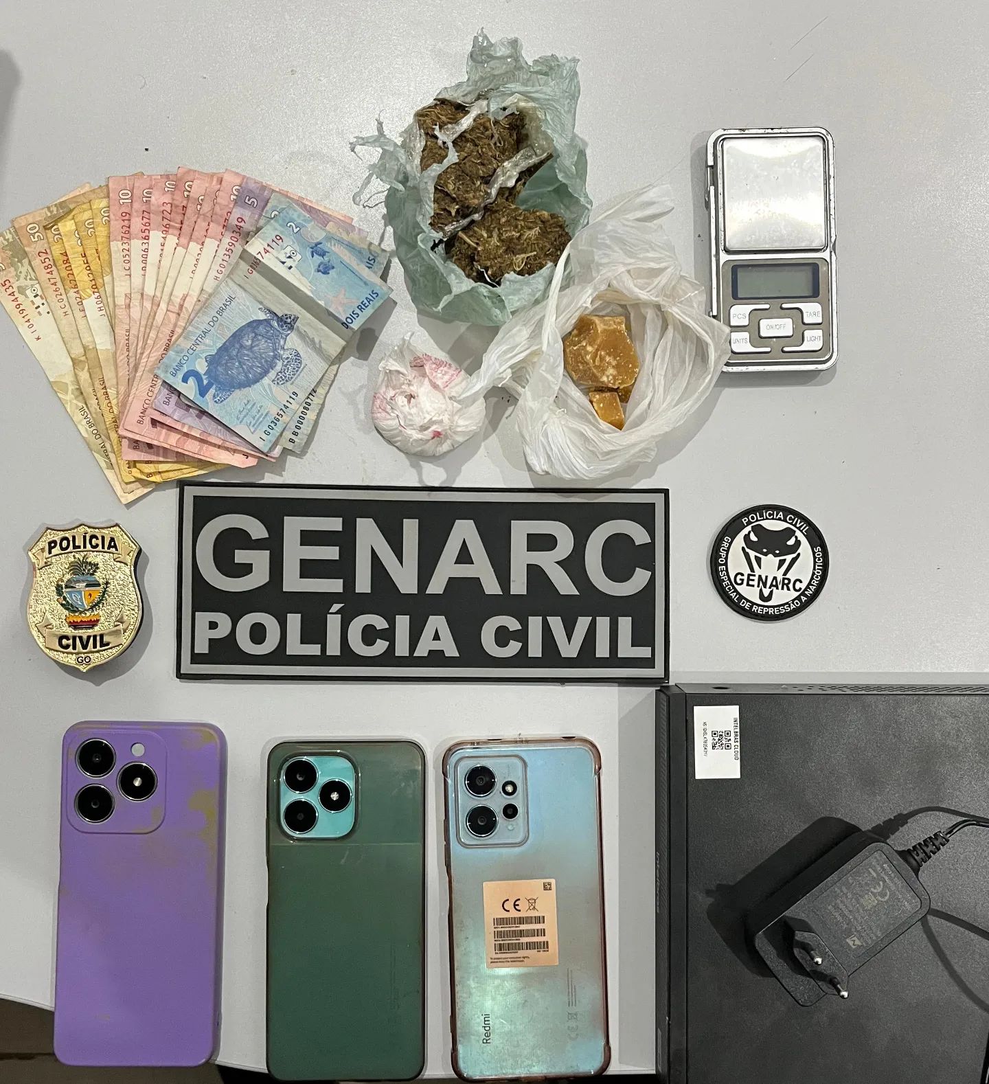 Operação Alto do Morro: Prisões e Apreensões de Drogas em Ponto de Tráfico em Uruaçu