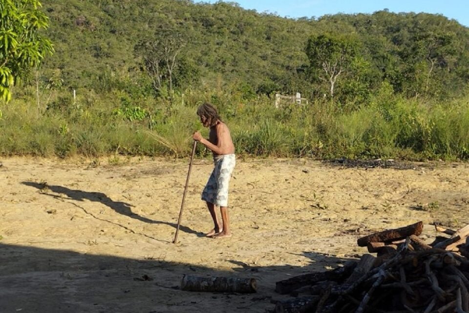Grupo indígena de Minaçu cobra energia em aldeia para cacique continuar tratamento contra Câncer