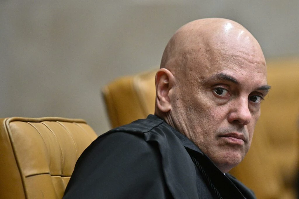 Colunista da Folha pede fim da normalização de censuras do STF