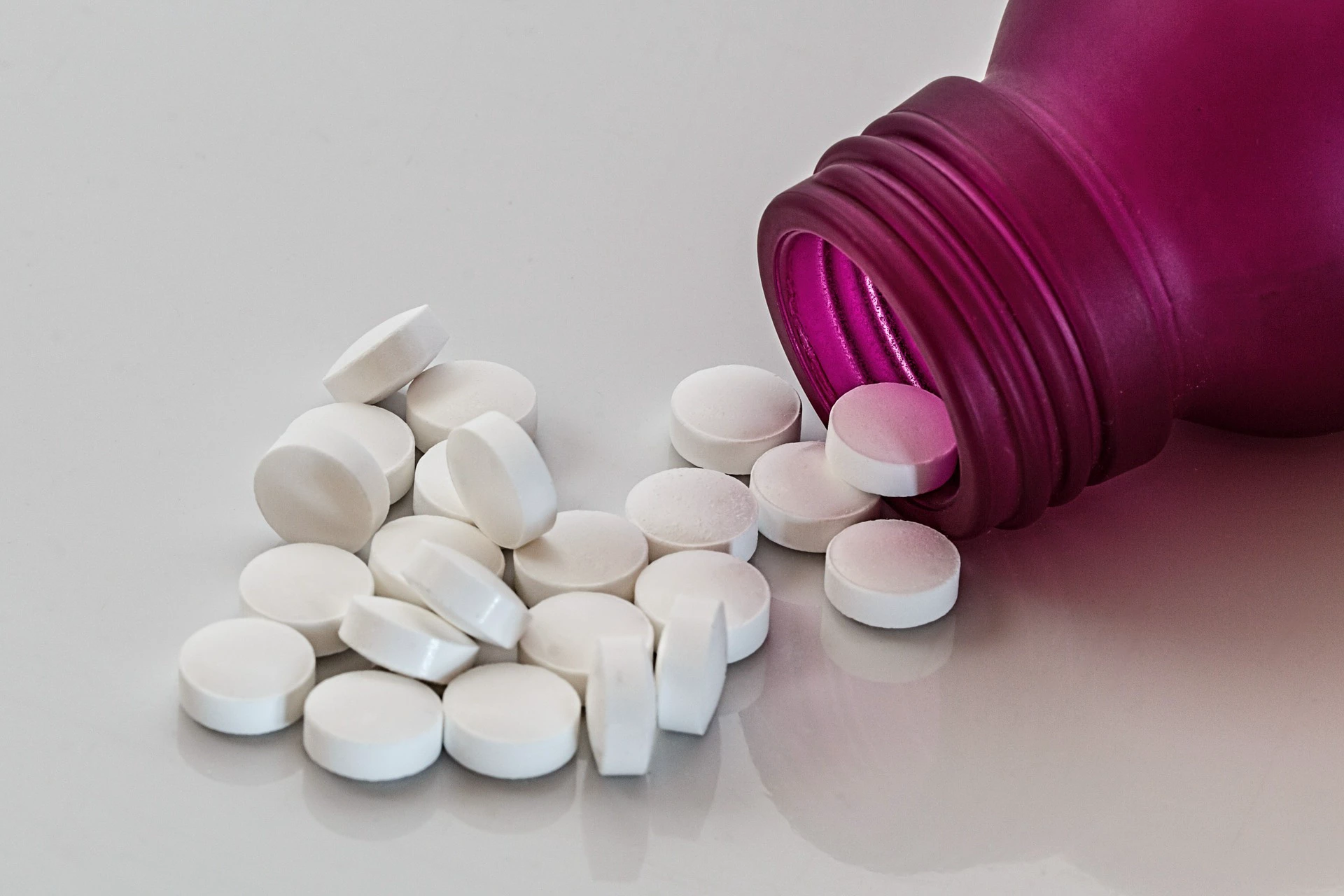 Fim da crise da Covid faz lucro de farmacêuticas cair 27%