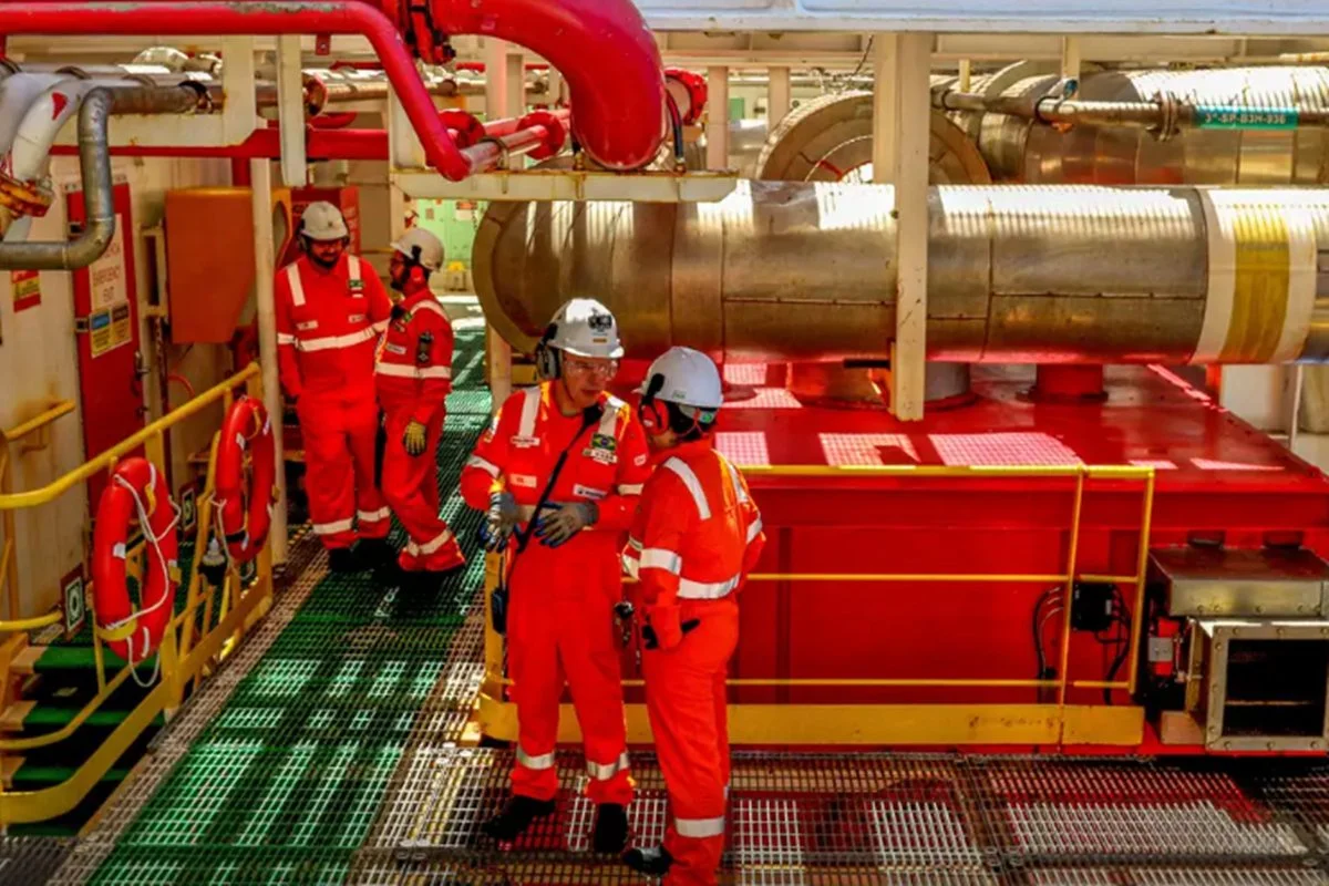 Trabalhadores da Petrobras anunciam greve a partir de segunda-feira