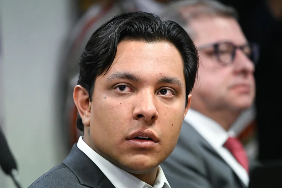 INSS: suspeito de fraudar biometria de aposentados dribla investigação usando iPhone