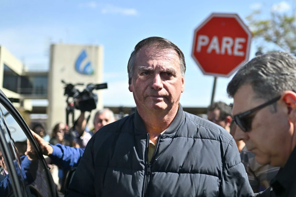 Moraes ordena vigilância 24h de Bolsonaro em prisão domiciliar