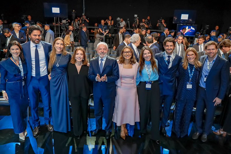 Evento do SBT com Lula provoca críticas às filhas de Silvio Santos