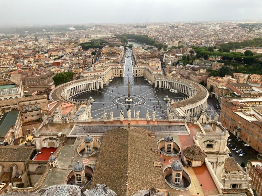 Vaticano sustenta que bênção a casais gays não é heresia