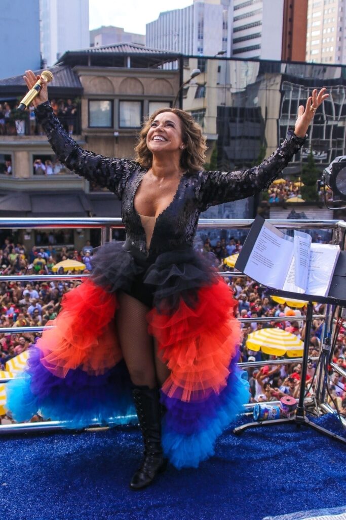 Daniela Mercury se torna ré por “showmício” pró-Lula em SP