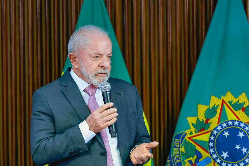 Em ano eleitoral, Lula aumenta alcance do Bolsa Família