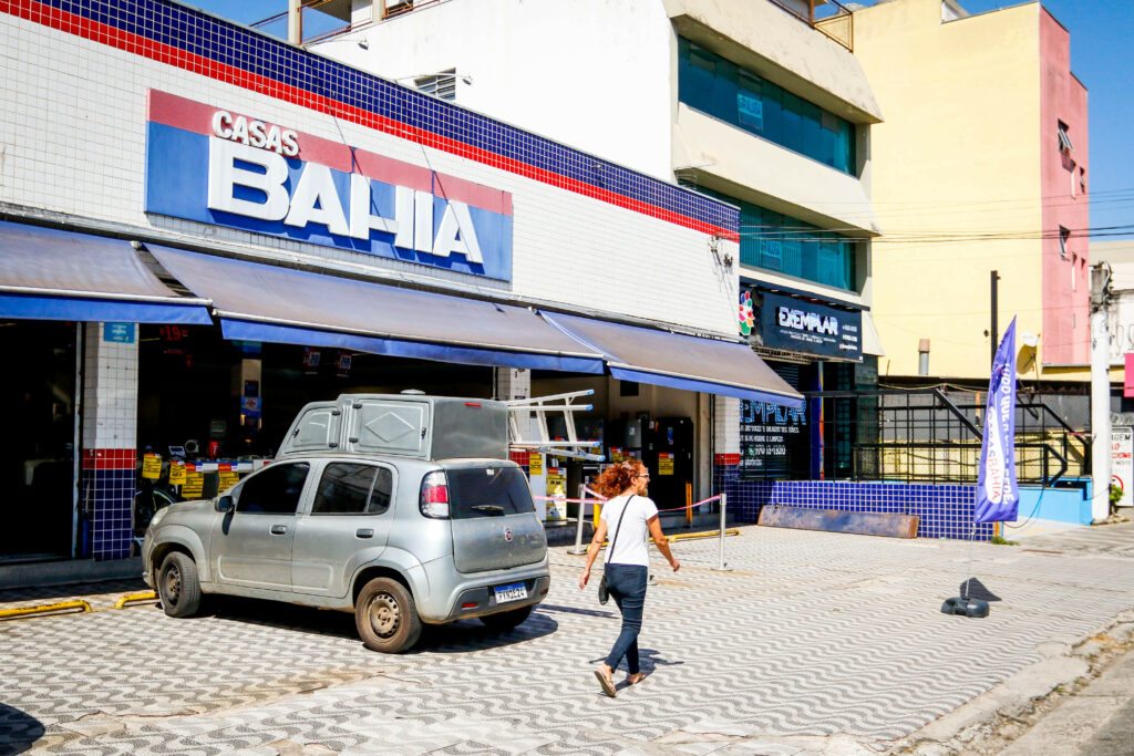 Casas Bahia pede recuperação judicial após prejuízo bilionário e fechamento de quase 300 lojas