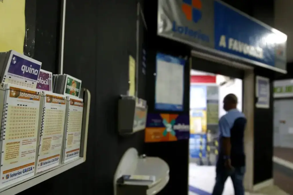 Grupo abordava funcionários de lotéricas em nome de proprietários e demandavam transferências de valores por meio de aplicativos de mensagens