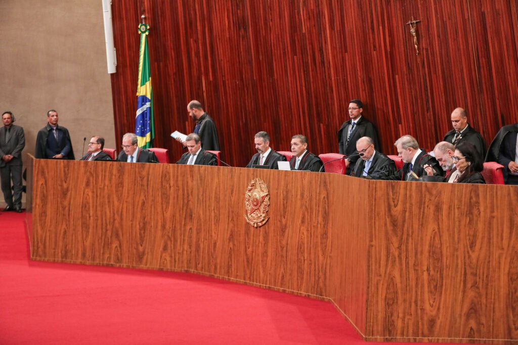 Ministros votaram anulação dos votos de Garotinho