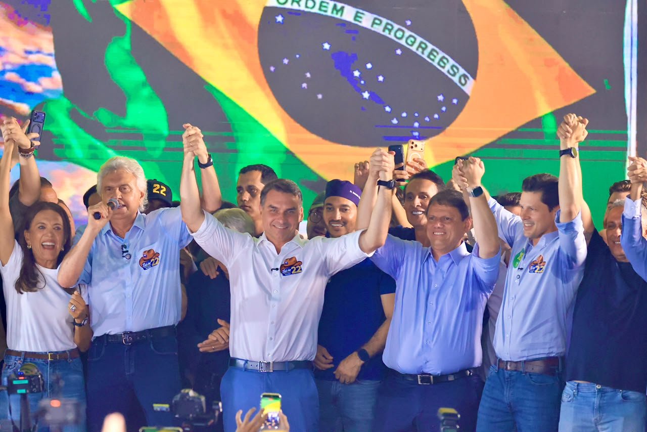 Governadores apoiam candidatura de Flávio Bolsonaro